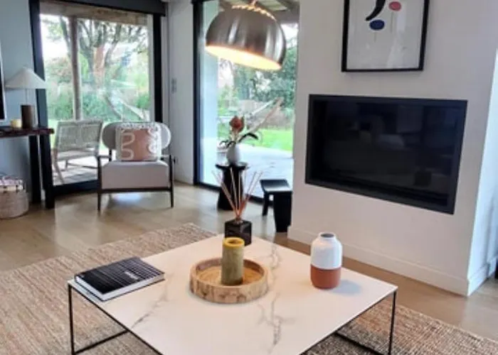 Noumade I De Prestige A Bordeaux *